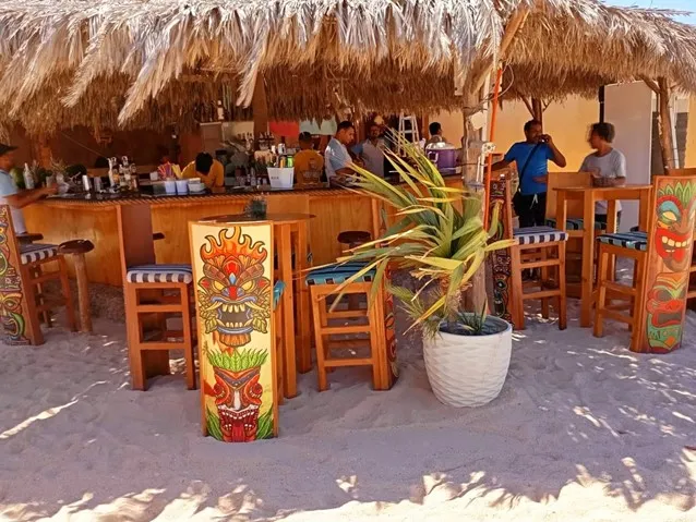 HULA HULA / Paradise Island